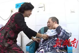 浏阳丨辞去校长职务当教师 她照顾瘫痪丈夫6年图片