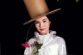 六岁女童床上练下腰 下肢无知觉恐致截瘫图片