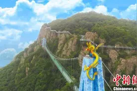 国内首座高空特效玻璃桥23日将在芜湖对外开放图片
