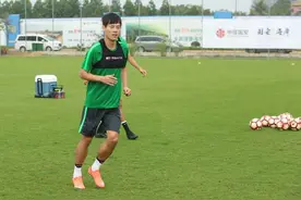 国安｜刘欢正式随队训练，不是唱歌那位……图片