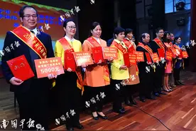 南宁这些学校的老师好赞，获得了什么荣誉？快来为他们打call图片