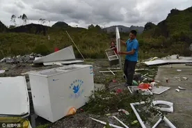 广西河池遭遇特大暴雨冰雹袭击图片