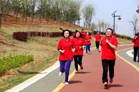 阳城县2016年春季“相约绿道，青春同行”青年职工健身长跑活动图片