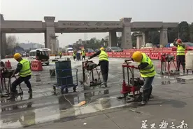 成都机场高速收费广场改造 预计3月22日完成图片