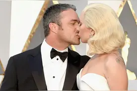 看好莱坞情侣如何在奥斯卡红毯上秀恩爱？图片