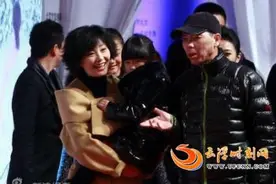 徐帆和冯小刚有孩子吗 徐帆女儿大曝光图片