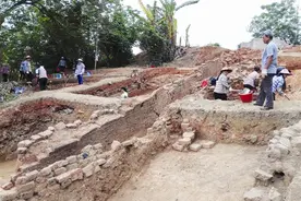 三岸明窑考古发现大量烟斗图片