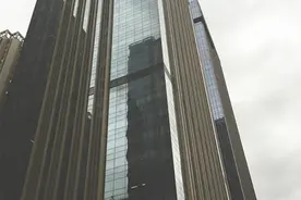 写字楼通风差员工缺氧热晕倒 业主告开发商窗户少图片