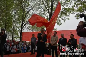 衡水中学4000师生远足80华里磨砺坚强意志图片