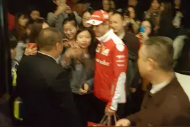 看一看F1中国站冠军的车队维修间！2016上海F1大奖赛的VIP票体验图片