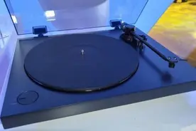 CES 2016：复古风的黑胶唱片机PS-HX500图片