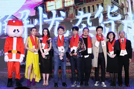 王俊凯邀粉丝圣诞看《解忧》遭董子健花式调戏图片