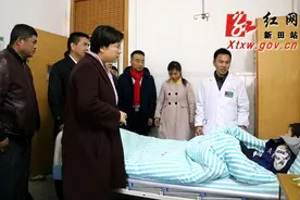 新田：唐军关爱贫困家庭 看望重度烫伤贫困儿童盘嘉成图片