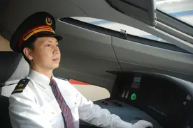 中国第一代“动车人”的高铁十年图片