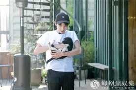 《青春旅社》“宠狗狂魔”王源爱上“游戏鸡”图片