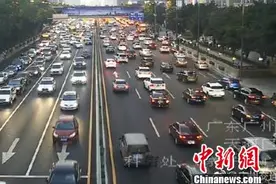 “冬至”日适逢周五 广州交通“严重拥堵”图片