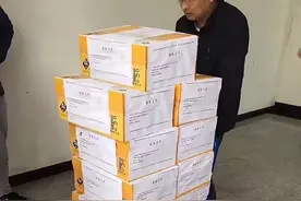 我要，送你一顶特大号的圣诞帽图片
