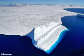 每日壹图：南极|冰山幽蓝图片