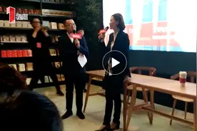 视频｜董卿成都签售《朗读者》人气爆棚 现场朗读了流沙河的诗图片