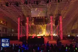 云朵云飞演唱会昨晚精彩上演图片