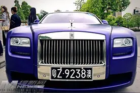 12辆豪车现身绵阳街头 引路人围观追拍图片