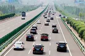 为什么高速公路上没有路灯？答案让人不敢相信！视频封面