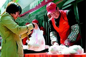 派出所长帮确认户籍 “馒头哥”帮就业 59岁的老温过上新生活图片