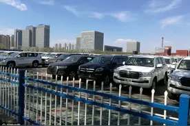 你敢买吗？天津港爆炸质损车“洗白”后公开售卖图片