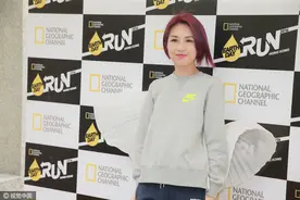 欲培养儿子当厨师？杨千嬅曝儿子有厨艺天份 小小年纪拍照凹造型图片