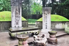 抗日战争时期日军占领杭州，烧杀抢掠无恶不作，却没有破坏岳飞墓视频封面