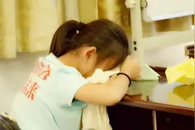过度夸奖和不当夸奖孩子都会给宝贝造成严重后果，父母要这样做视频封面