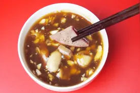 老北京教你做炒肝，学会传统方法，做出正宗的炒肝，倍儿地道！视频封面