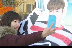 直击HUAWEI nova 2s首销现场 小姐姐们笑开花单身狗疯了视频封面