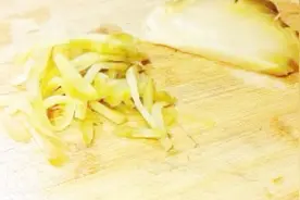 榨菜太咸影响口感，50岁农村大妈教你一招，千万别给别人说！