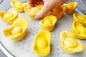 好吃又营养的金元宝馒头，简单制作视频封面