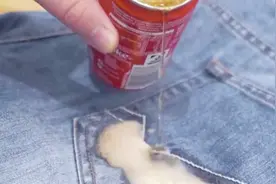 去顽固污迹、去残留口香糖很简单，一瓶可乐就可以轻松完成视频封面