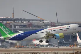 揭秘国产大飞机机舱内部：比波音空客同类飞机还大 小央图片