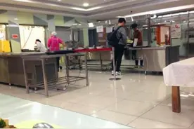 姑娘为追星去韩国生活，吃不起肉和水果，一个月狂瘦10斤想哭视频封面