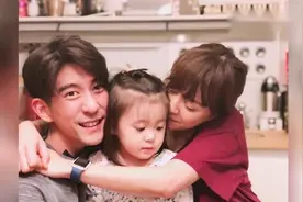 陈意涵抱修杰楷吻咘咘过分亲密引争议，咘咘表情这不是我妈妈