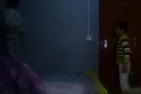 哥哥回去，弟弟我是他儿子，哥哥一顿打。视频封面