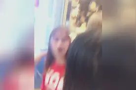 小伙街头搭讪双胞胎小女生视频封面
