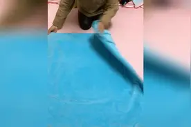快速折叠夏凉被的手法