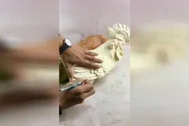 这才是大师级的雕刻，这师傅月薪十万，刻出来的东西都活灵活现