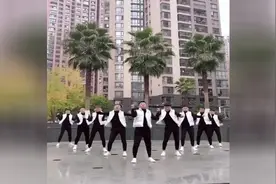 “全能网红”刘叉叉社会摇鼻祖，剧情式社会摇第一人，1114万粉丝视频封面