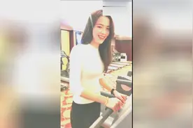 美女说自己有E! 你们看看是不是假的！视频封面