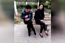 美女放屁的解释：这么爱干净啊，还知道吹一吹啊 0