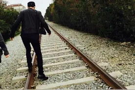 灿烈一直在更新ins啊！Exo的孩子图片