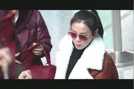 真的吗？蔡健雅又传与外籍男友分手 现身机场低头不语神情落寞！视频封面