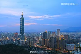 象山上俯瞰最美夜台北图片