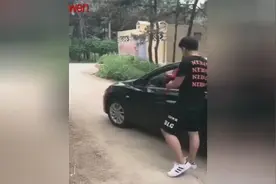 微喜剧：奇葩大妈卖土豆，笑死不偿命